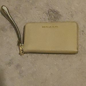 Michael Kors wallet wristlet